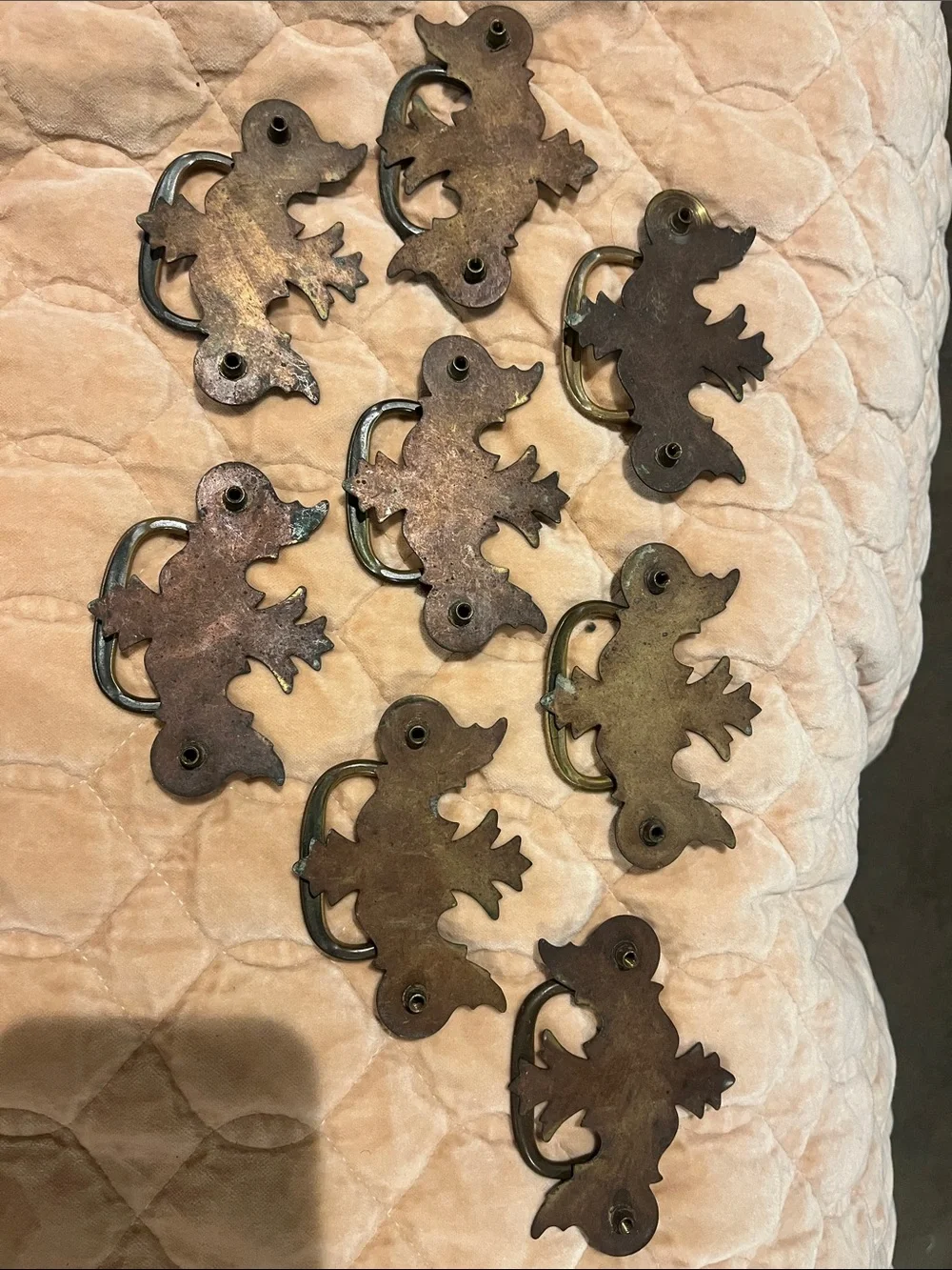Antique Brass Tone Leaf Drawer Pulls - Set of 8